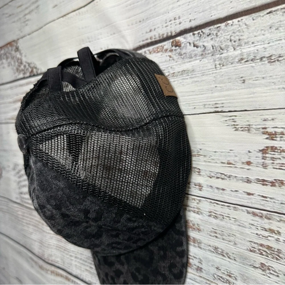 NWOT CC HAT PONY TAIL CRISS CROSS GRAY LEOPARD CHEETAH PRINT BASEBALL CAP BLACK - Picture 3 of 9